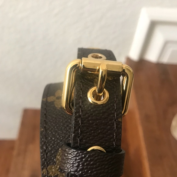 SOLD !!!! Authentic LV Pochete Metis - Picture 8 of 8